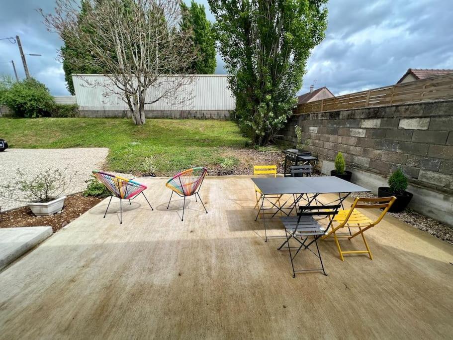 Logement De Plain-Pied Avec Jardin, Terrasse Gurgy Exterior photo