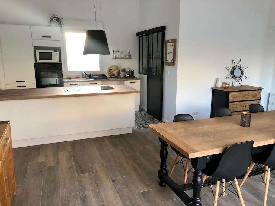 Logement De Plain-Pied Avec Jardin, Terrasse Gurgy Exterior photo